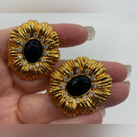 KENNETH JAY LANE FLORAL CLIP ON EARRINGS Vintage (Susan Caplan Rediscovered) - Picture 12 of 13